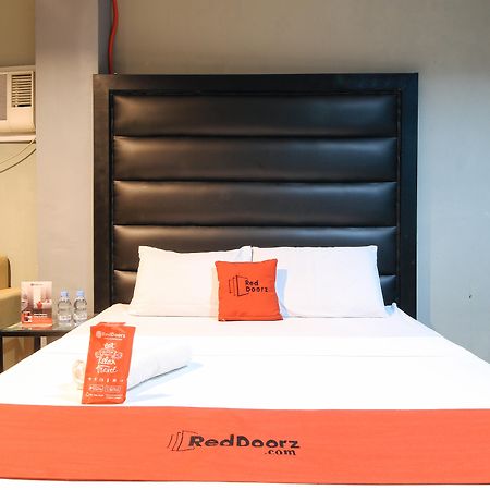 Reddoorz @ P Florentino Street Sampaloc Manila Ngoại thất bức ảnh