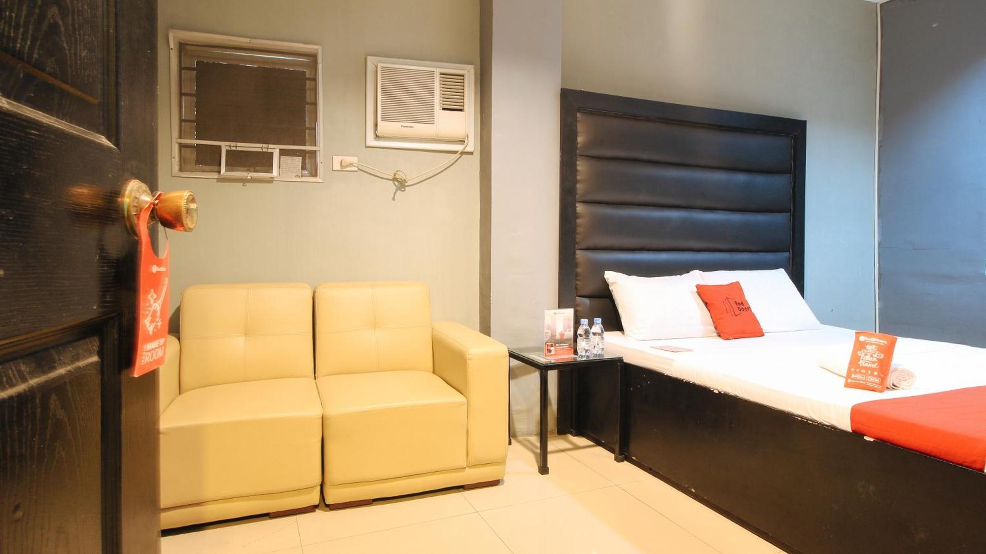 Reddoorz @ P Florentino Street Sampaloc Manila Ngoại thất bức ảnh