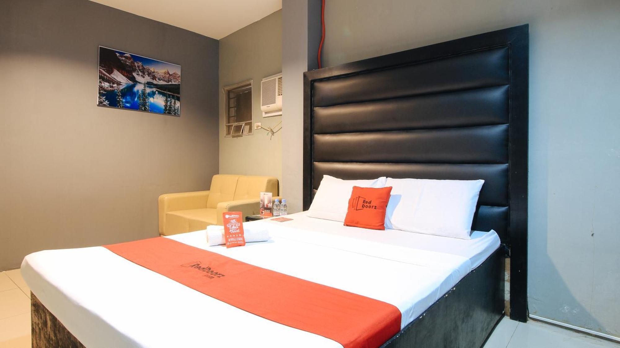 Reddoorz @ P Florentino Street Sampaloc Manila Ngoại thất bức ảnh