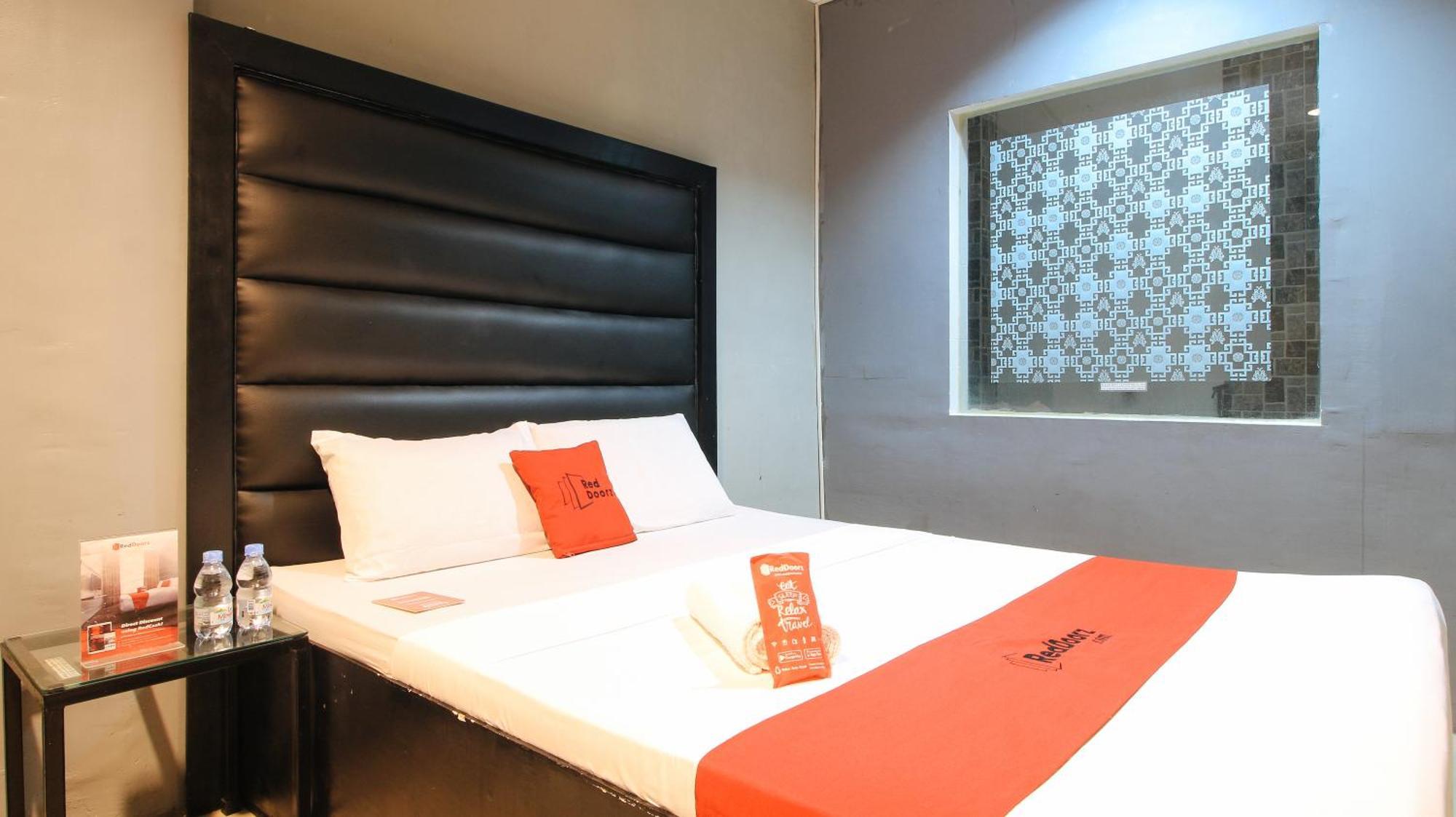Reddoorz @ P Florentino Street Sampaloc Manila Ngoại thất bức ảnh