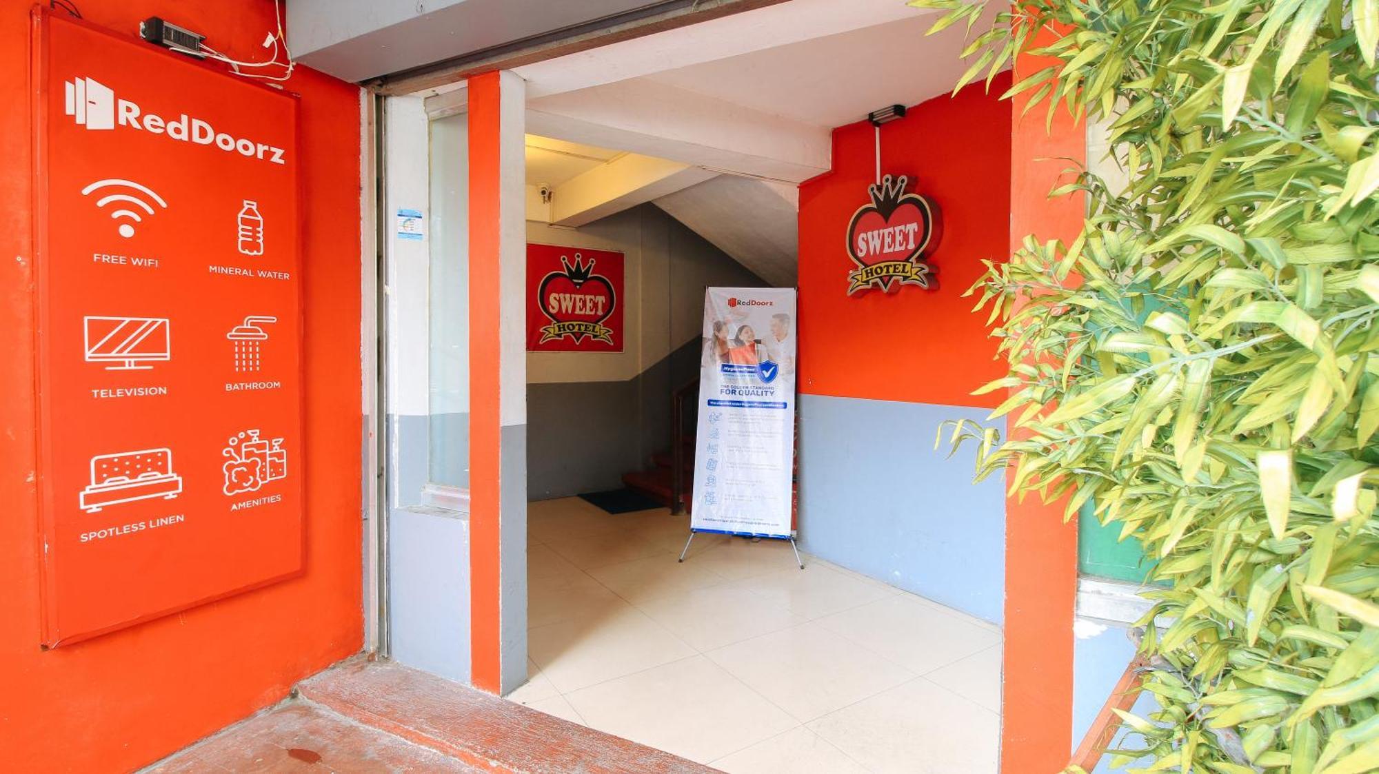 Reddoorz @ P Florentino Street Sampaloc Manila Ngoại thất bức ảnh