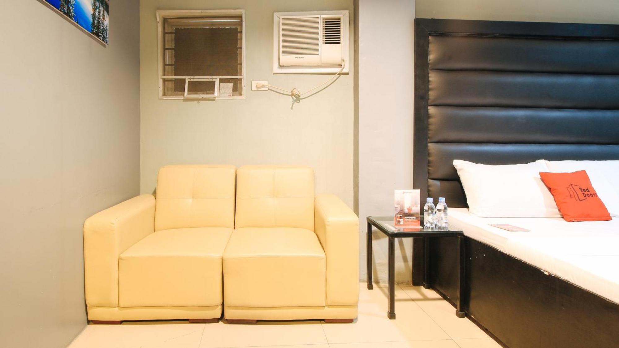 Reddoorz @ P Florentino Street Sampaloc Manila Ngoại thất bức ảnh