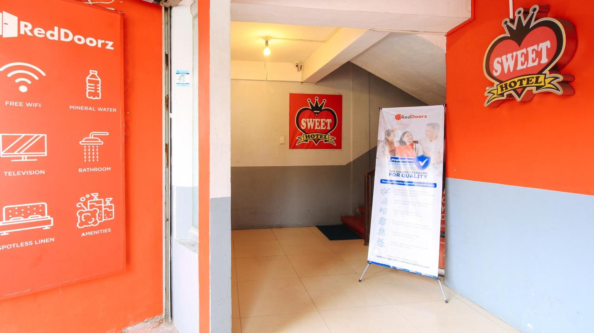 Reddoorz @ P Florentino Street Sampaloc Manila Ngoại thất bức ảnh
