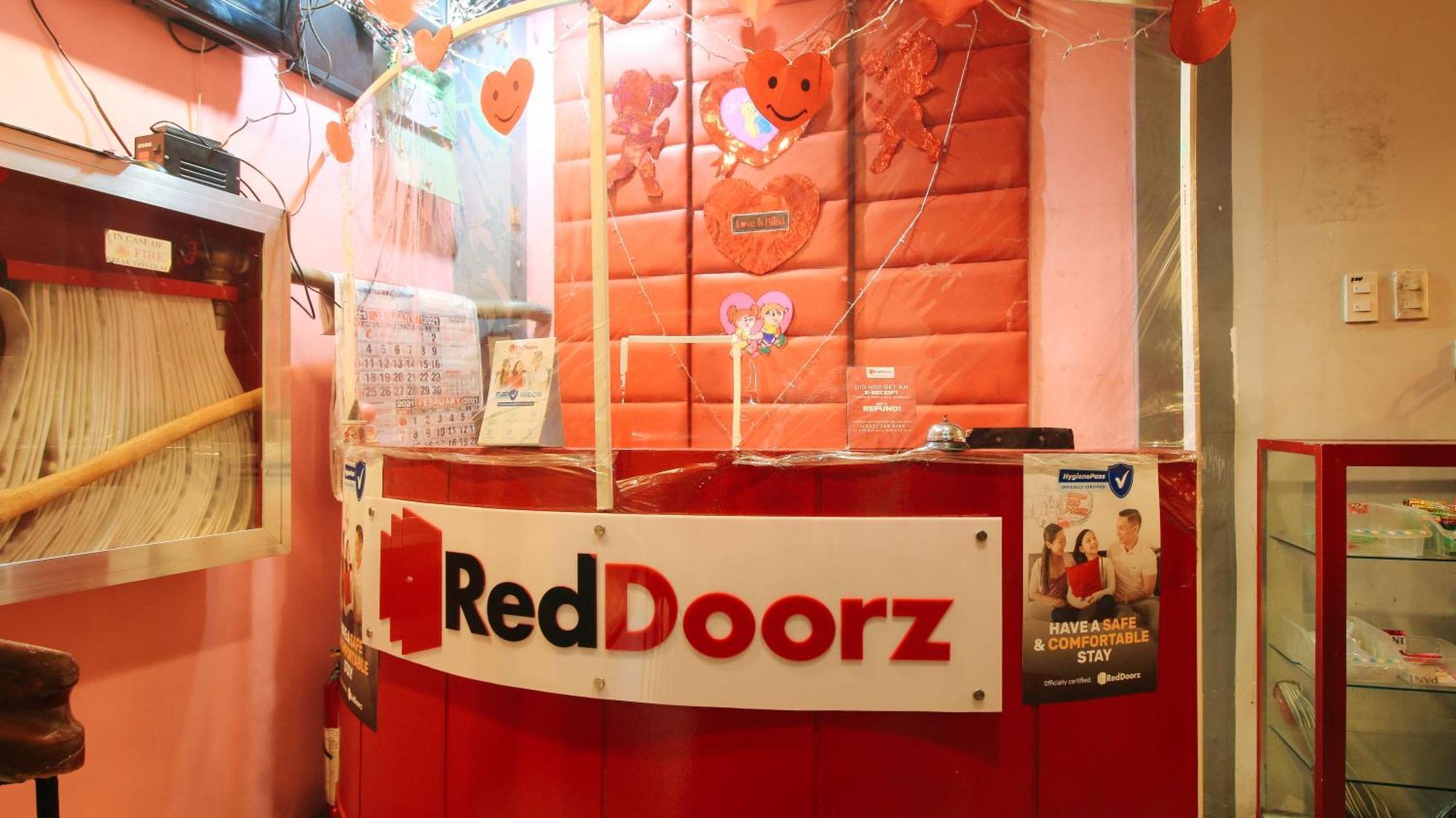 Reddoorz @ P Florentino Street Sampaloc Manila Ngoại thất bức ảnh